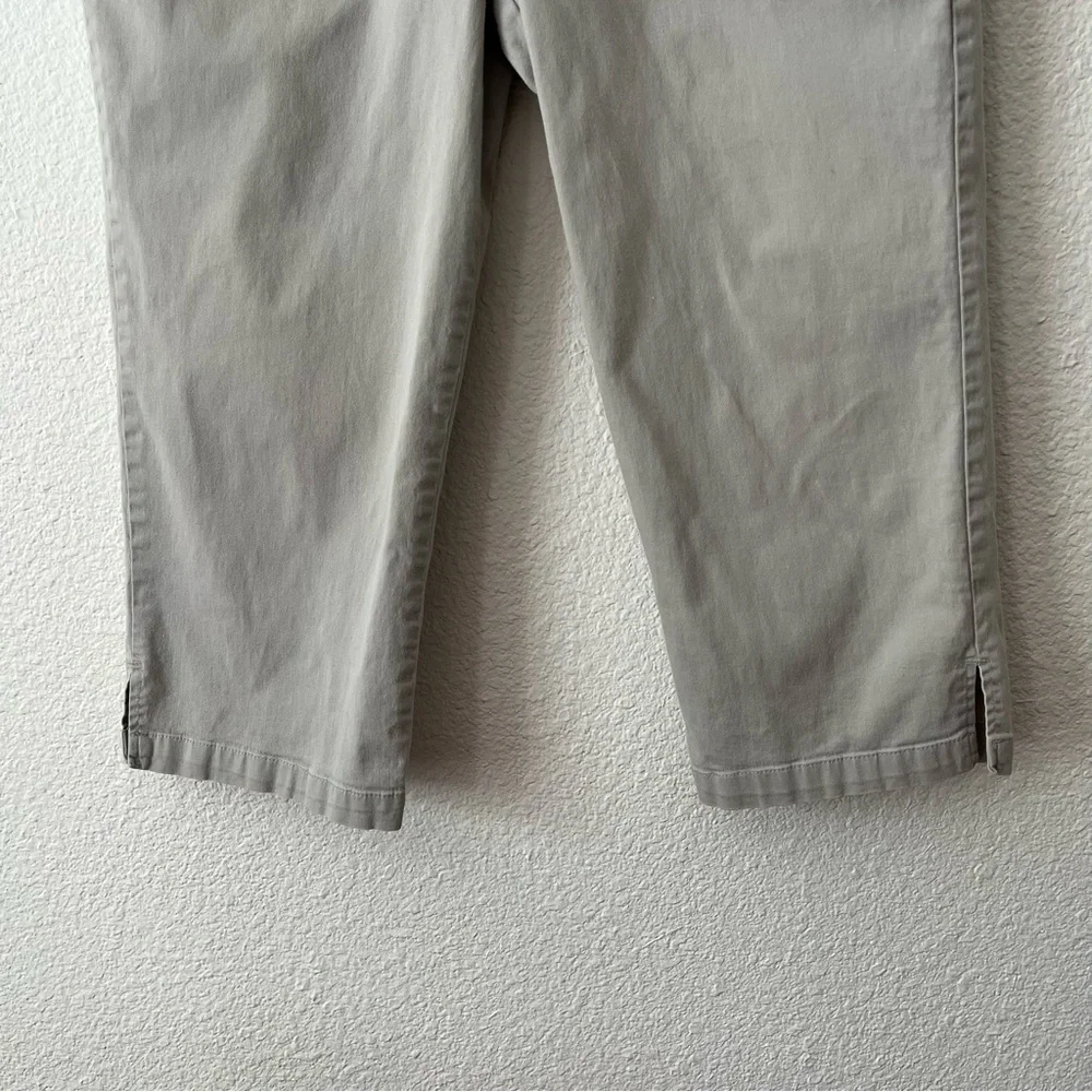 Vintage Gloria Vanderbilt Women Capri Cropped Pants Size 14P Beige Lace up Front